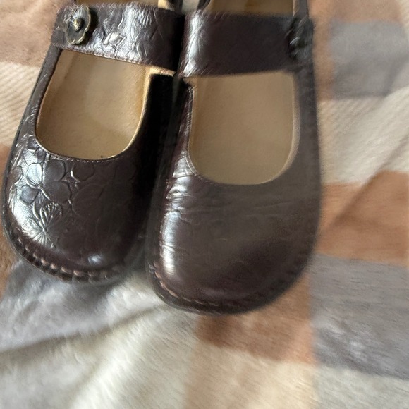 Alegria Paloma Dark Brown Floral Embossed Leather Mary Jane Clogs EU 36 US 6 - Picture 2 of 8